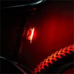 Luz trasera Lezyne Strip Drive 300+ Negra – Image 7