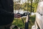 Portabicicletas Thule VeloSpace 3 9033100 para barra de remolque - 3 bicicletas (compatible con bicicletas eléctricas) Negro – Image 7